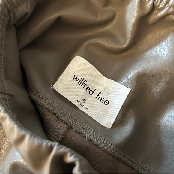 ❤️ Wilfred Free Taupe Faux Leather Leggings - Picture 5 of 11